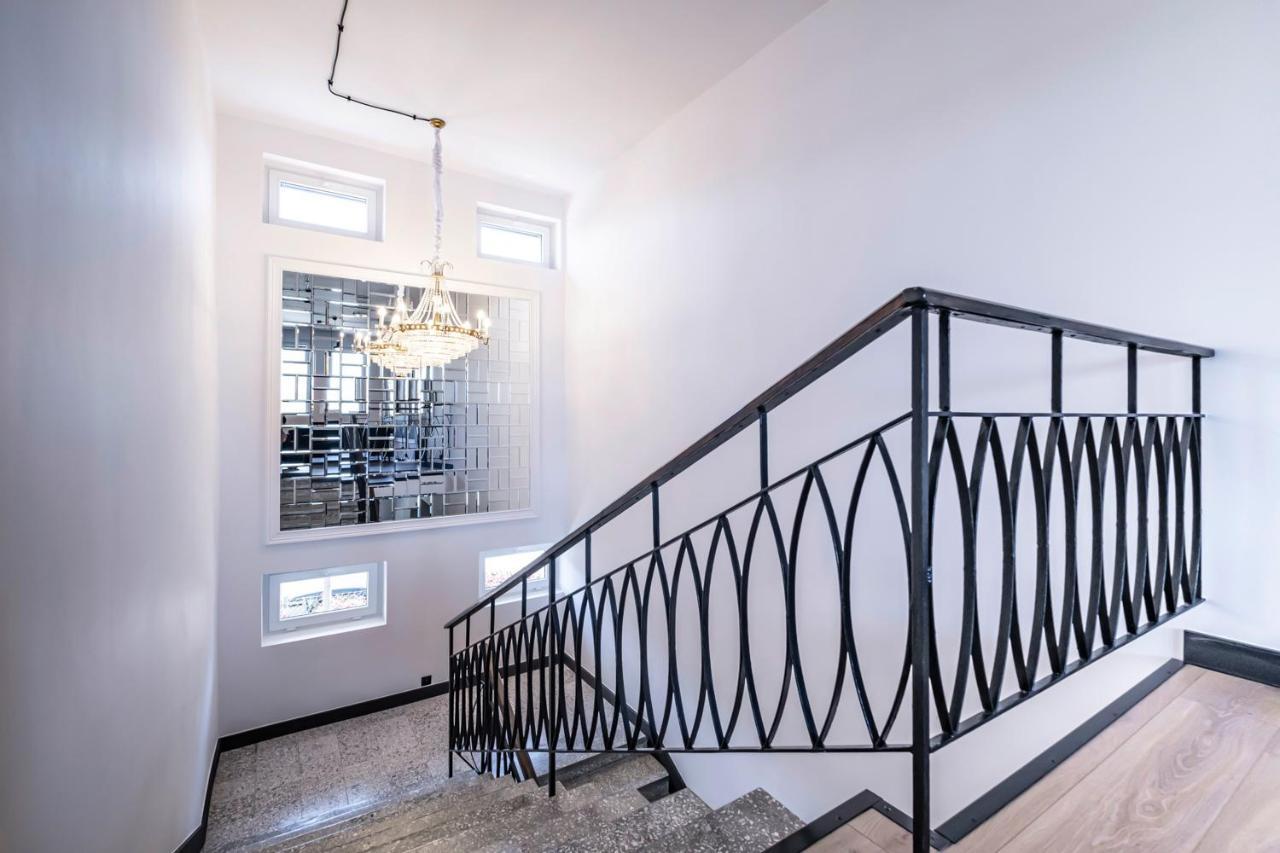 Vola Hostel Варшава Экстерьер фото