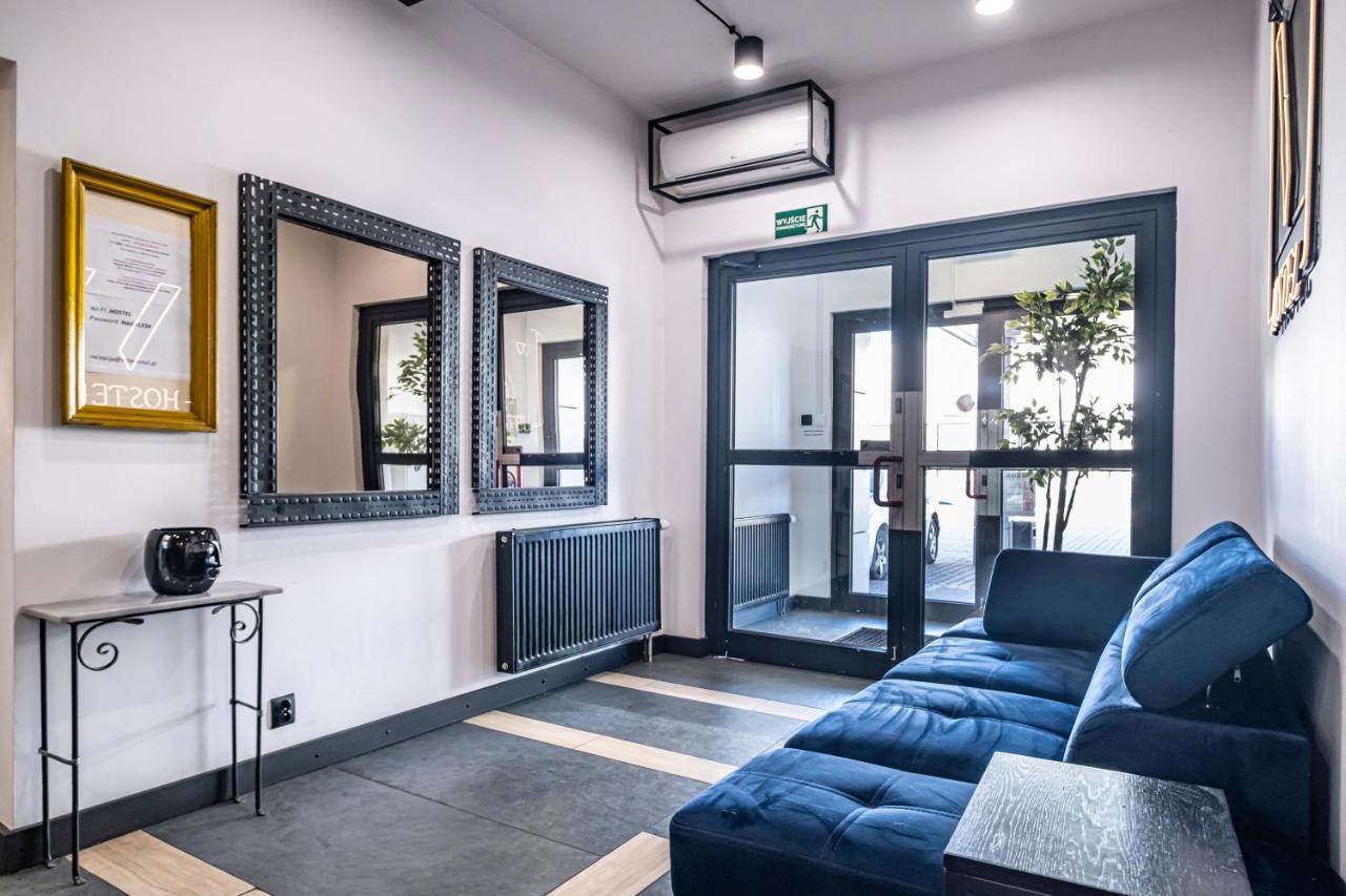 Vola Hostel Варшава Экстерьер фото