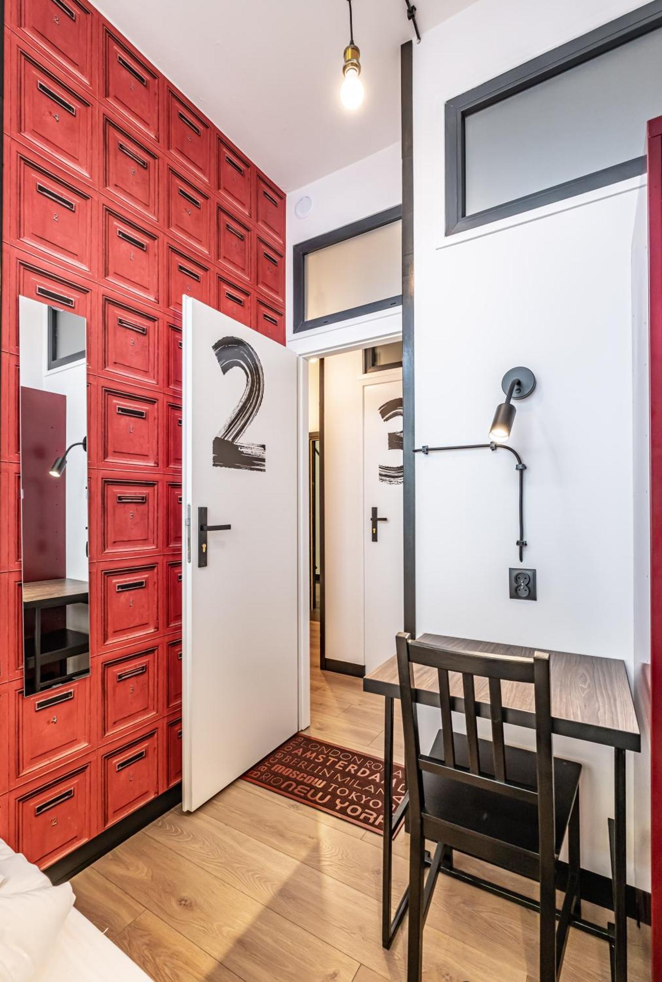 Vola Hostel Варшава Экстерьер фото