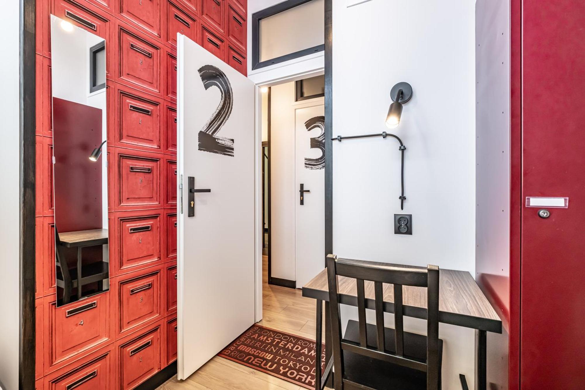 Vola Hostel Варшава Экстерьер фото