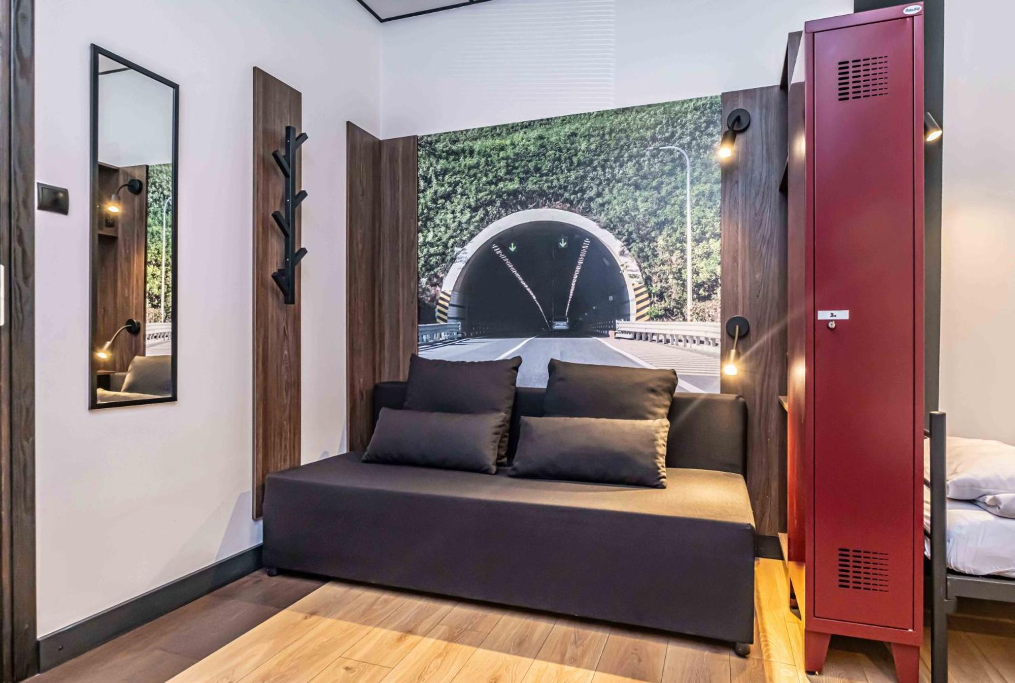 Vola Hostel Варшава Экстерьер фото