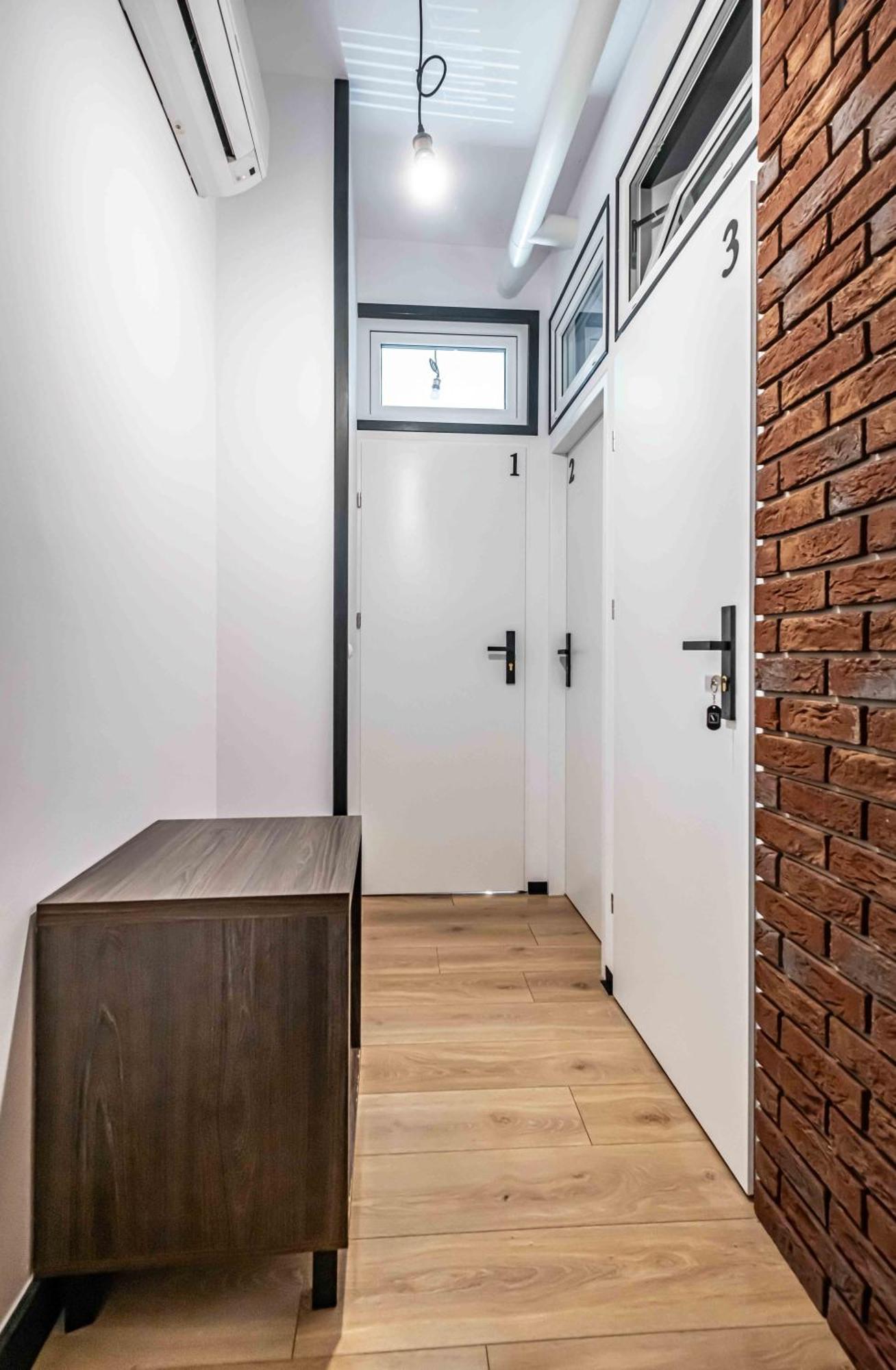 Vola Hostel Варшава Экстерьер фото