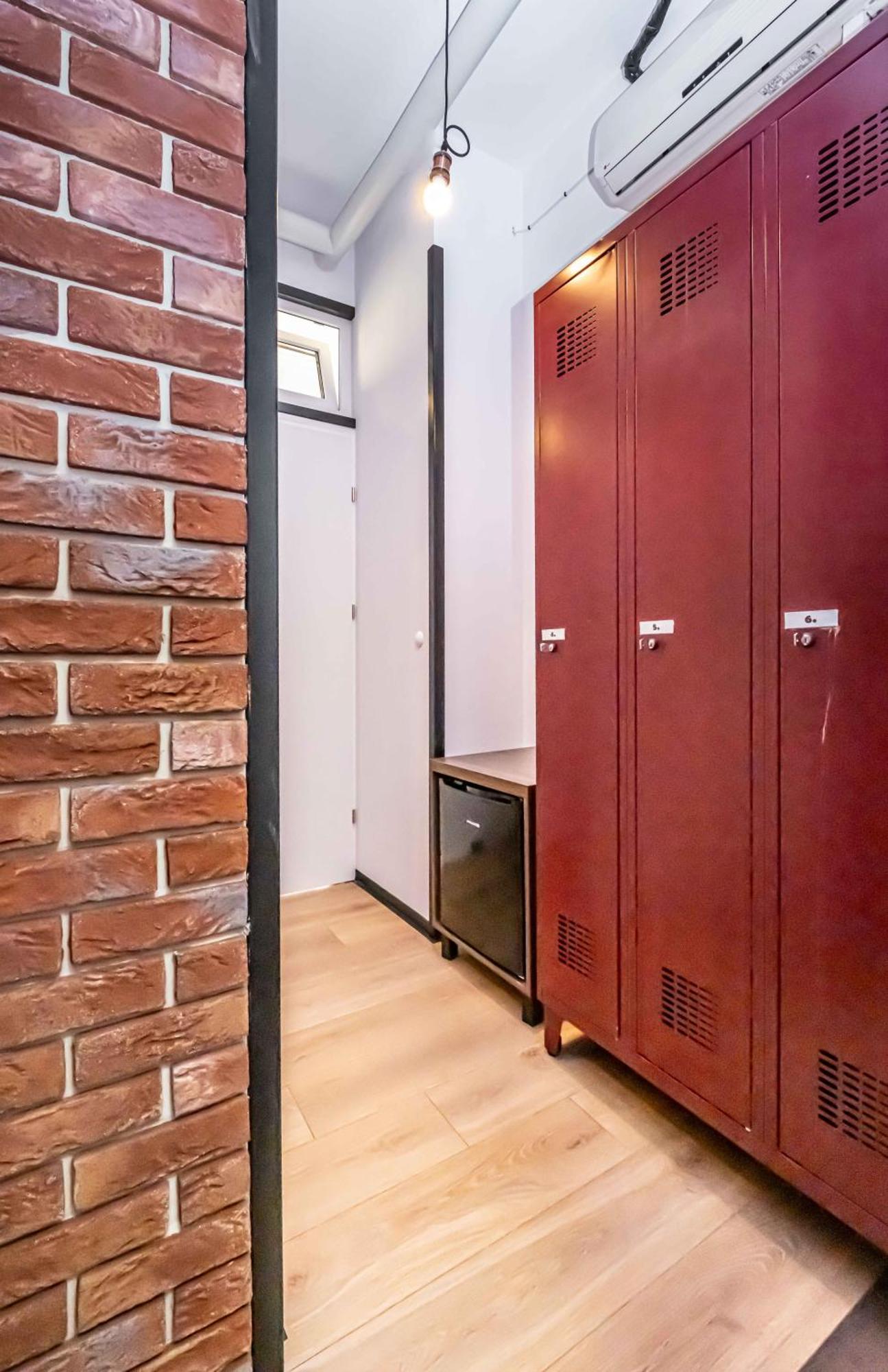 Vola Hostel Варшава Экстерьер фото